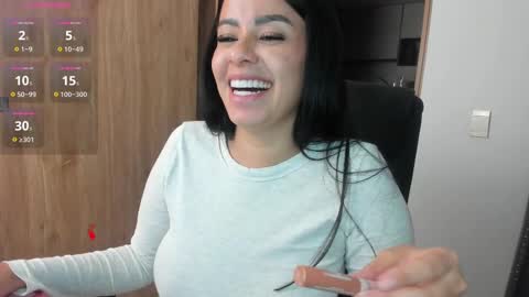 Snapshot of keyn_laurent_ chatting on February 2025 01:35:01 AM Laura online show from February 2025 01:35:01 AM