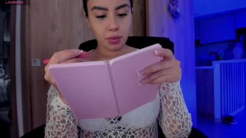 Laura online show from November 2025 01:16:02 AM