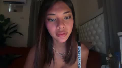 Snapshot of keziakinlley chatting on May 2026 03:48:02 AM keziakinlley online show from May 2026 03:48:02 AM