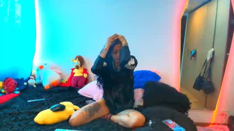 khaleesy online show from May 2026 06:37:01 PM
