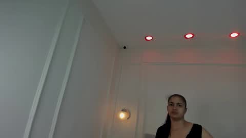 Snapshot of khaterine_hot_1 chatting on December 2024 10:37:01 PM Kathe Hot online show from December 2024 10:37:01 PM