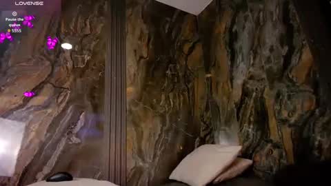 khler_angelis online show from September 2025 12:18:01 PM