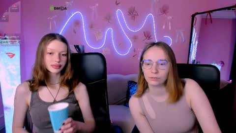 khloebeauty online show from April 2026 07:16:01 PM