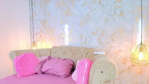 Khloe online show from April 2026 04:52:02 AM