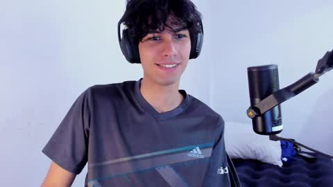 khozler_ online show from December 2024 09:41:01 AM