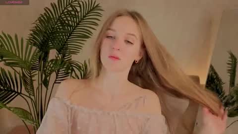 kianawhite online show from November 2025 03:56:02 PM