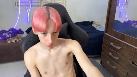 Snapshot of kiantwink chatting on September 2025 10:48:01 PM kiantwink online show from September 2025 10:48:01 PM