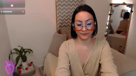 Kiara Bermont online show from September 2025 03:47:01 PM