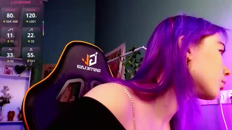 Kira online show from November 2025 09:04:01 PM