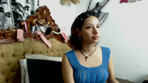 kiaralenon online show from December 2024 04:53:01 PM