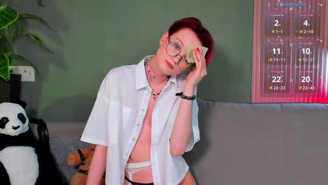 Snapshot of kiki_blue_eyes chatting on January 2025 07:59:01 AM kiki_blue_eyes online show from January 2025 07:59:01 AM