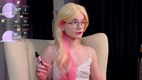 kiki_blue_eyes online show from February 2026 04:50:02 AM