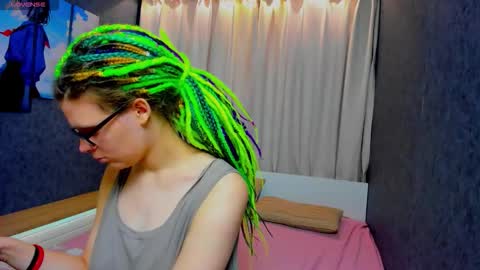 Kiki online show from October 2025 10:01:02 AM