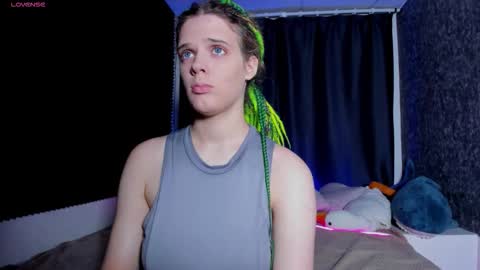 Kiki online show from October 2025 10:01:01 AM