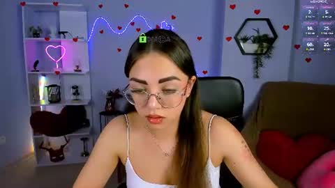 Snapshot of kiki_swan chatting on June 2026 12:32:02 AM kiki_swan online show from June 2026 12:32:02 AM