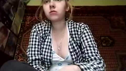 kikibang_ online show from October 2025 08:18:02 AM