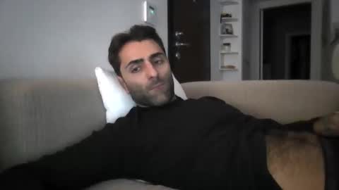 kikkus01 online show from November 2025 02:16:01 PM