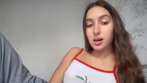 Snapshot of kikkymoore chatting on September 2025 12:21:02 PM Kayli online show from September 2025 12:21:02 PM