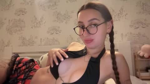 Snapshot of kikkymoore chatting on October 2025 09:21:01 PM Kayli online show from October 2025 09:21:01 PM