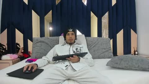 Snapshot of kikyoanddrey chatting on May 2026 03:29:02 PM kikyoanddrey online show from May 2026 03:29:02 PM
