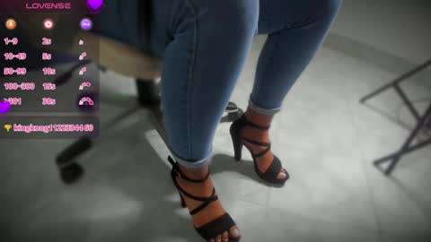 Alejandra  online show from February 2025 01:19:01 AM