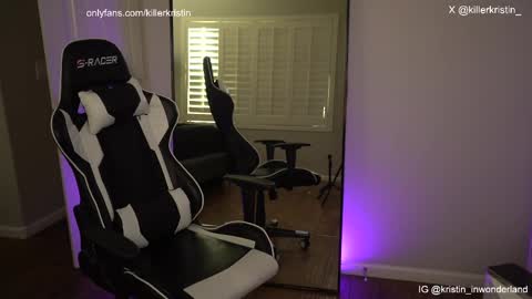 Snapshot of killerkristin_ chatting on February 2025 07:27:02 PM Kristin online show from February 2025 07:27:02 PM