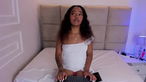 Snapshot of kilyegomez1 chatting on June 2026 07:38:02 PM SHURI LUX online show from June 2026 07:38:02 PM