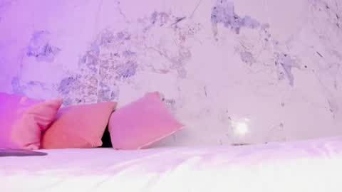 kim online show from September 2025 08:23:01 PM