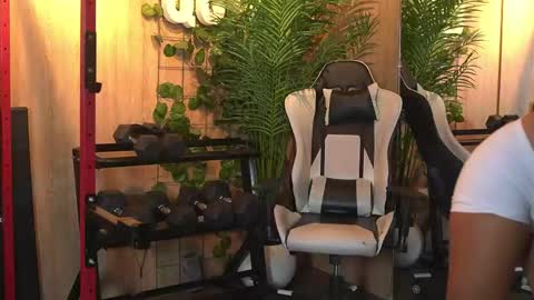 Kim online show from November 2025 12:26:01 PM