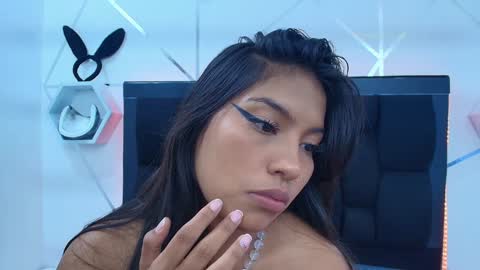 kim  online show from December 2024 04:08:02 PM