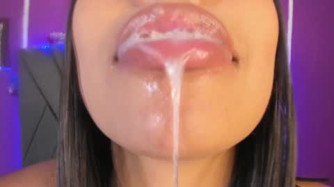 kim  online show from February 2025 11:03:02 PM