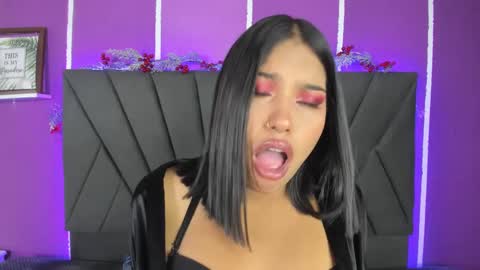 kim  online show from February 2025 10:40:01 PM