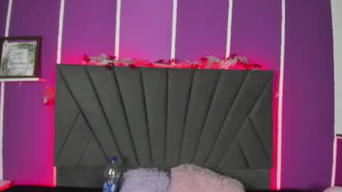 kim  online show from February 2025 02:01:01 AM