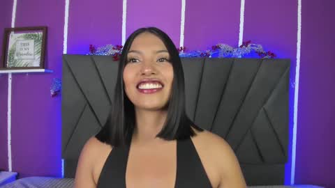 kim  online show from February 2025 08:00:01 PM