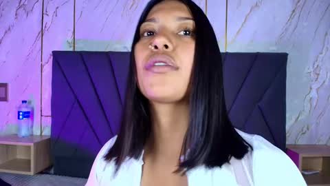 kim  online show from October 2025 08:18:01 PM