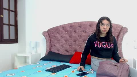 Snapshot of kim_lennon chatting on January 2025 11:45:02 AM K I M online show from January 2025 11:45:02 AM
