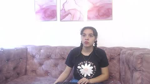Snapshot of kim_lennon chatting on February 2025 11:28:01 AM K I M online show from February 2025 11:28:01 AM