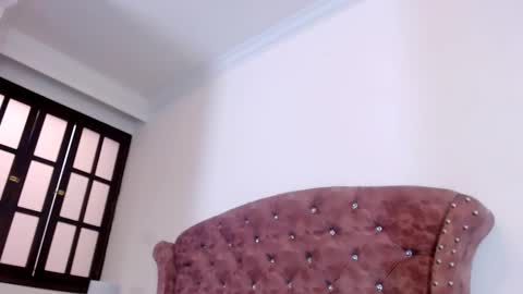 Snapshot of kim_lennon chatting on February 2025 01:10:02 PM K I M online show from February 2025 01:10:02 PM