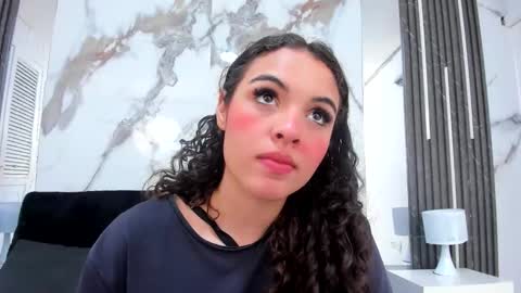 K I M online show from October 2025 08:17:01 PM