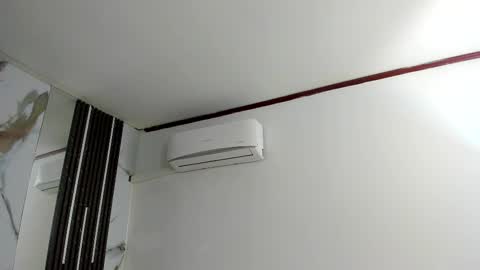 K I M online show from October 2025 12:39:02 PM