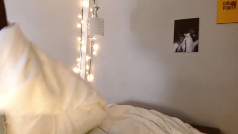 Snapshot of kimandyuk chatting on December 2024 03:30:01 PM Kim  Yuk online show from December 2024 03:30:01 PM