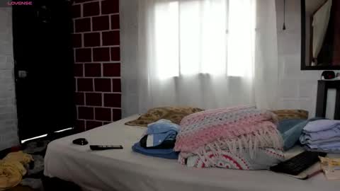 Kim  Yuk online show from November 2025 05:57:01 PM