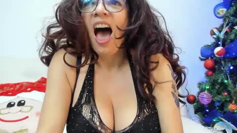 Snapshot of kimberlybirdhot chatting on December 2024 04:19:02 AM Kimberly online show from December 2024 04:19:02 AM