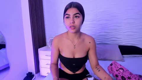 Snapshot of kimberlyloren chatting on September 2025 12:38:02 PM Kimberly Loren online show from September 2025 12:38:02 PM