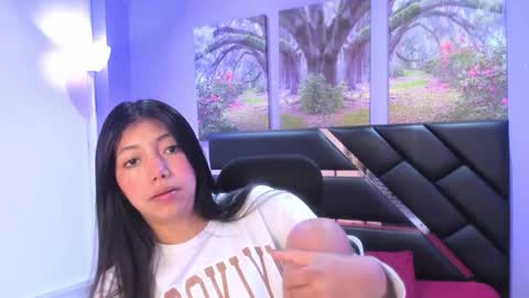 Kimberly Villalobos online show from November 2025 11:32:02 AM