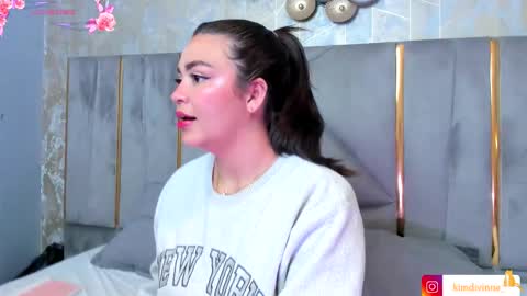  KIM  online show from October 2025 02:37:02 AM