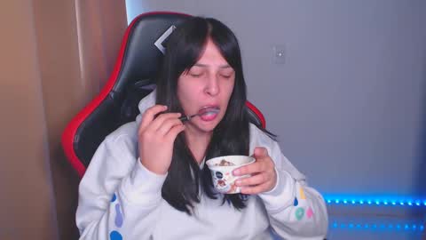 Kim 3 online show from January 2025 10:26:01 PM