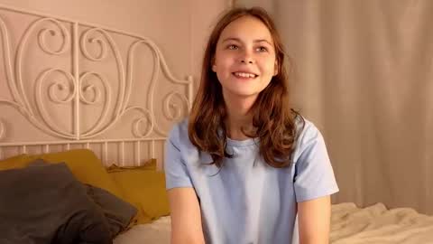 Kate online show from September 2025 01:00:02 PM