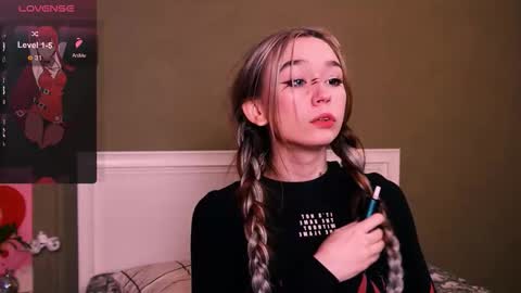 Kimiko online show from November 2025 06:10:02 PM