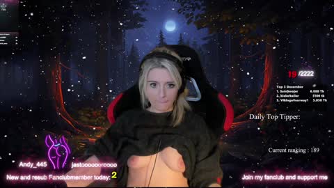 Snapshot of kimilee22 chatting on December 2024 02:10:02 AM Wolfs Girl online show from December 2024 02:10:02 AM